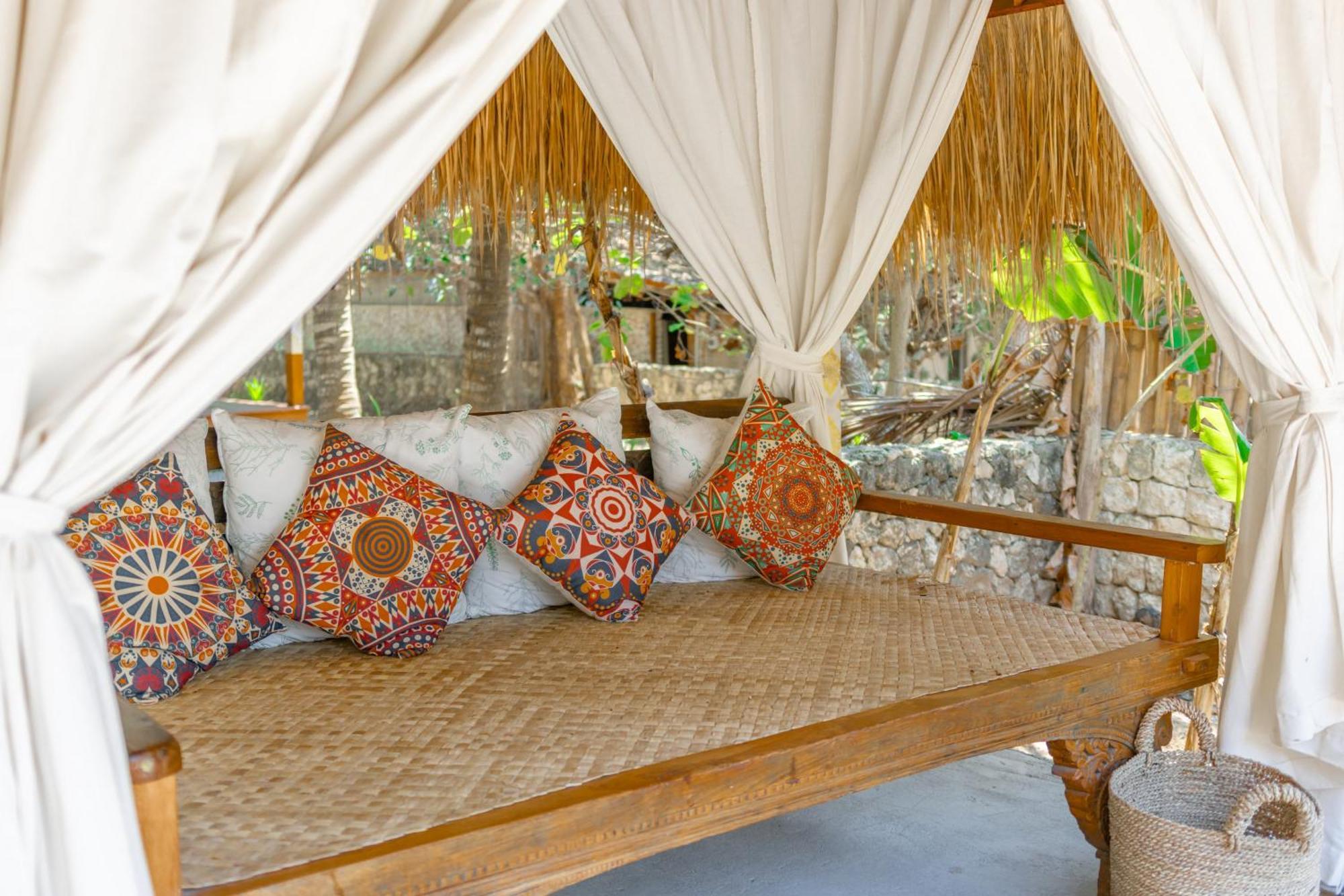 Golden Garuda Cottages Polilit Eksteriør bilde